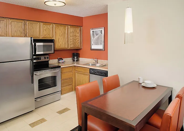 By Marriott Chicago O'hare Hotel 3*