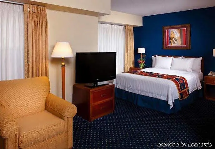 Hotel By Marriott Chicago O'hare 3*